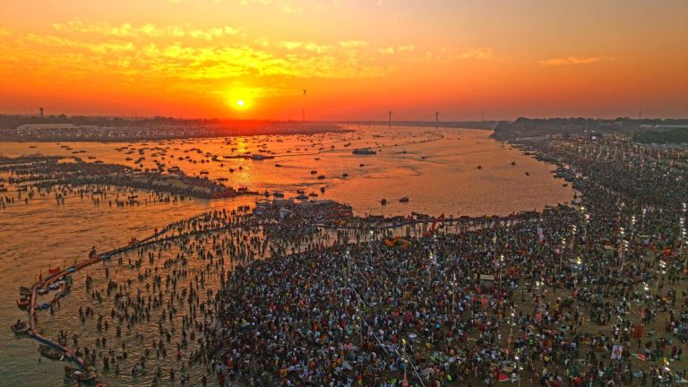 Mahakumbh मेले क्षेत्र को नो-व्हीकल जोन बनाया जाएगा.