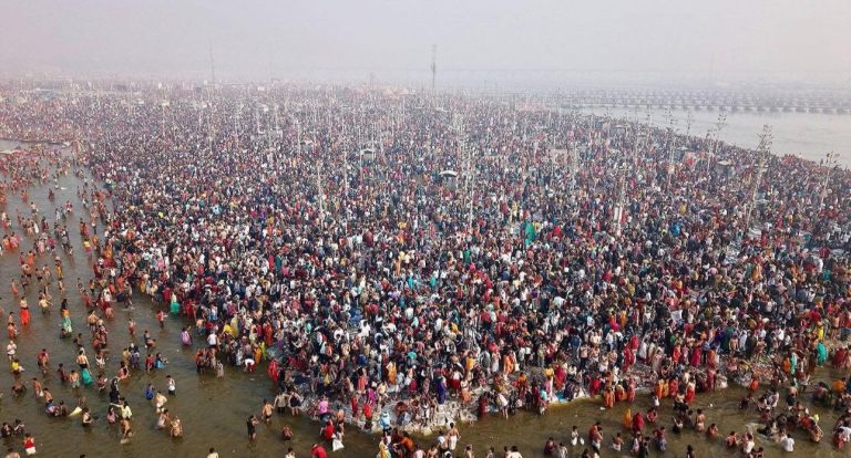 Mahakumbh का आखिरी स्नान आज, महाशिवरात्रि पर काशी में शिव बारात कल, अयोध्या में रामलला के दर्शन को उमड़े भक्त.