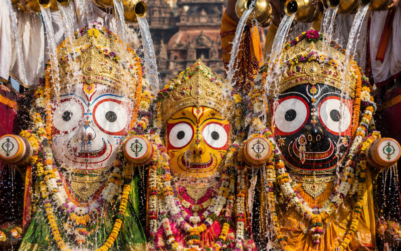स्नान पूर्णिमा 2026: 108 कलशों से स्नान के बाद क्यों ‘बीमार’ पड़ जाते हैं भगवान जगन्नाथ? जानिए इसके पीछे की अनोखी परंपरा