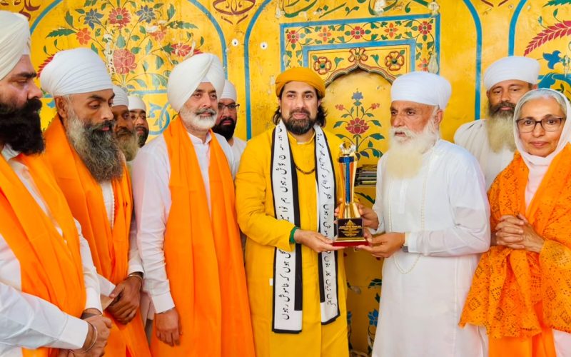 Namdhari Sangat and Khuddam-e-Khwaja meet at the Dargah of Khwaja Gharib Nawaz (R.A.)
